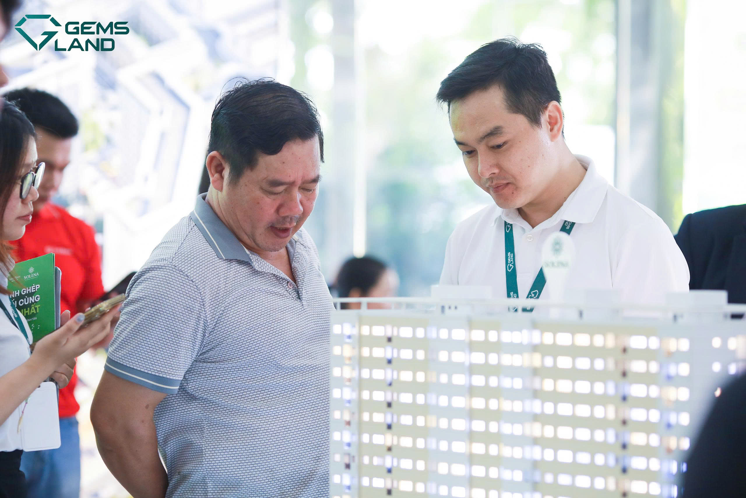 Gems Land Tuyển Dụng 2